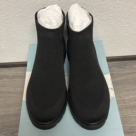 Bzees May Ankle Boot - Picture 6 of 9